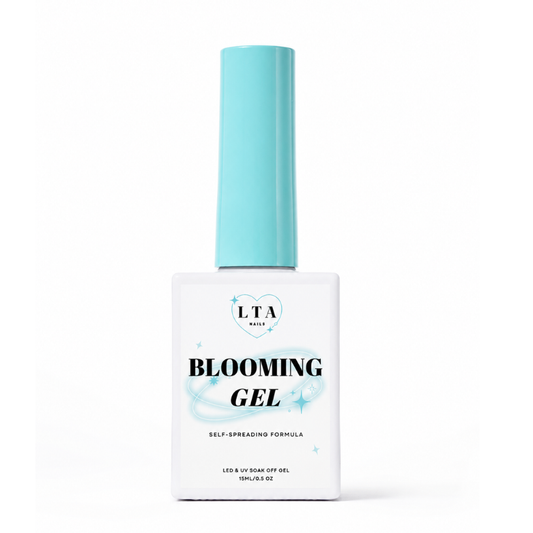 Blooming Gel — the perfect formula to bring your designs to life. Designed to create seamless blooming effects, this gel allows colors to naturally spread and blend for unique, one-of-a-kind looks.